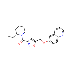 CC[C@@H]1CCCCN1C(=O)c1cc(COc2ccc3ncccc3c2)on1 ZINC000012431090