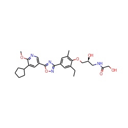 CCc1cc(-c2noc(-c3cnc(OC)c(C4CCCC4)c3)n2)cc(C)c1OC[C@@H](O)CNC(=O)CO ZINC000653846590