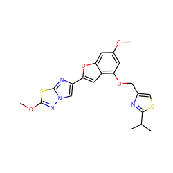 COc1cc(OCc2csc(C(C)C)n2)c2cc(-c3cn4nc(OC)sc4n3)oc2c1 ZINC000653664882