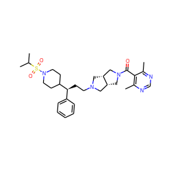 Cc1ncnc(C)c1C(=O)N1C[C@@H]2CN(CC[C@@H](c3ccccc3)C3CCN(S(=O)(=O)C(C)C)CC3)C[C@@H]2C1 ZINC000064528054