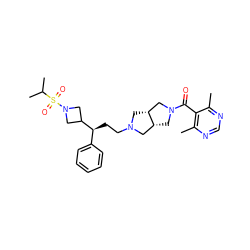 Cc1ncnc(C)c1C(=O)N1C[C@@H]2CN(CC[C@@H](c3ccccc3)C3CN(S(=O)(=O)C(C)C)C3)C[C@@H]2C1 ZINC000064528315