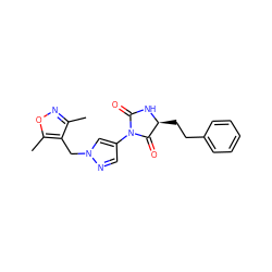 Cc1noc(C)c1Cn1cc(N2C(=O)N[C@@H](CCc3ccccc3)C2=O)cn1 ZINC000115731237