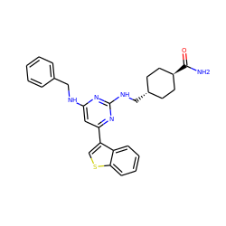 NC(=O)[C@H]1CC[C@H](CNc2nc(NCc3ccccc3)cc(-c3csc4ccccc34)n2)CC1 ZINC000299822896